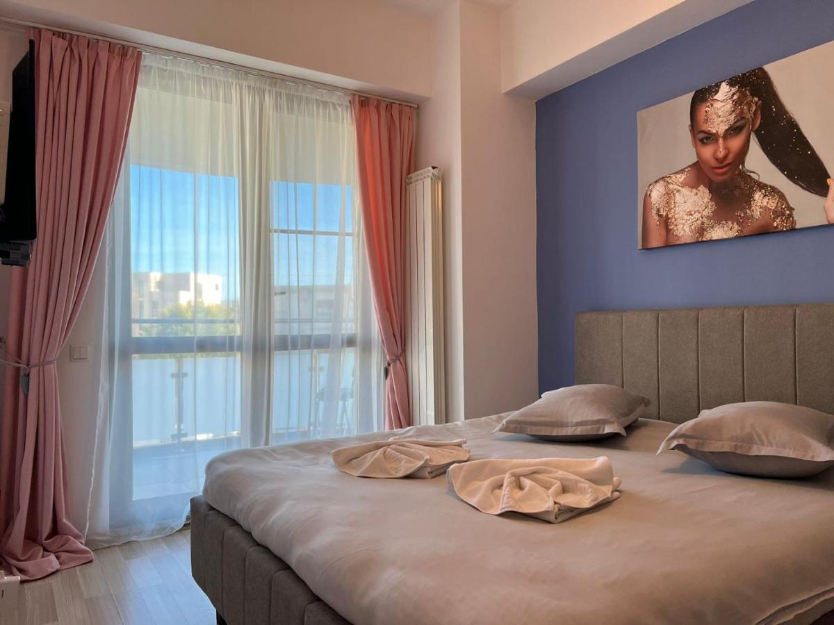 Apartment & By Glam At Lazar Towers
